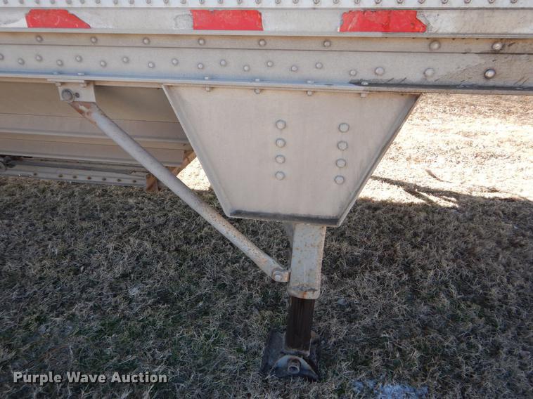 image for item FH9004 2000 Wilson Pace Setter double hopper bottom grain trailer