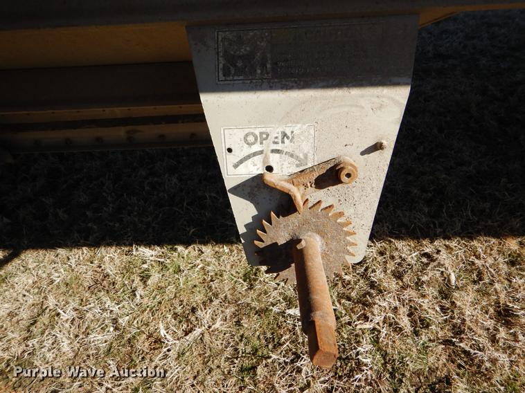 image for item FH9004 2000 Wilson Pace Setter double hopper bottom grain trailer