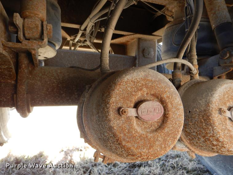 image for item FH9004 2000 Wilson Pace Setter double hopper bottom grain trailer