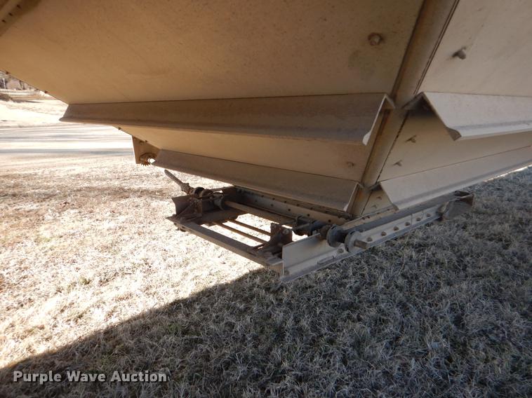 image for item FH9004 2000 Wilson Pace Setter double hopper bottom grain trailer