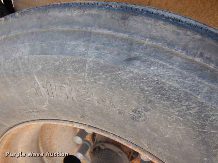 image for item FH9004 2000 Wilson Pace Setter double hopper bottom grain trailer