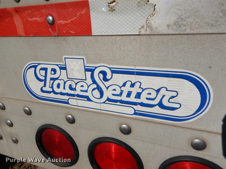 image for item FH9004 2000 Wilson Pace Setter double hopper bottom grain trailer