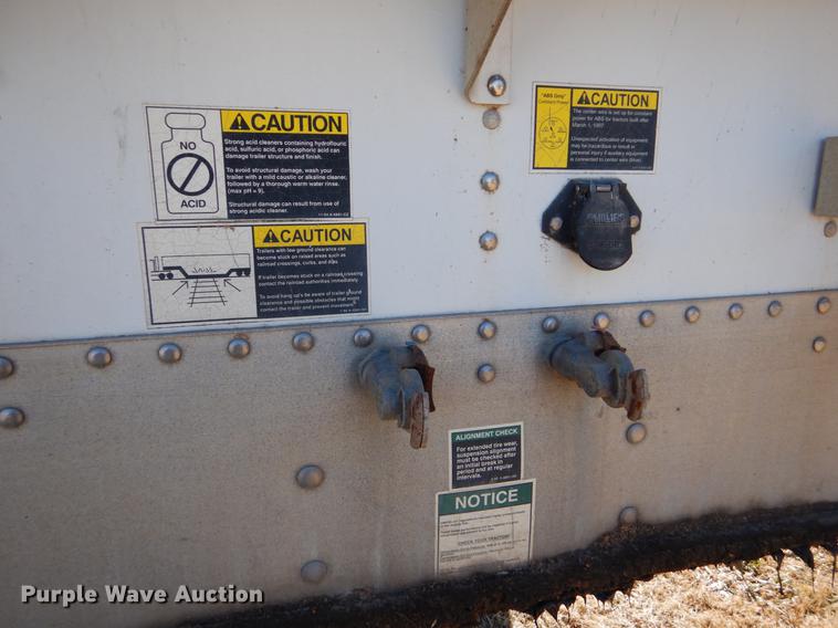 image for item FH9004 2000 Wilson Pace Setter double hopper bottom grain trailer