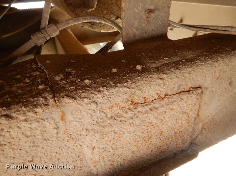 image for item FH9004 2000 Wilson Pace Setter double hopper bottom grain trailer