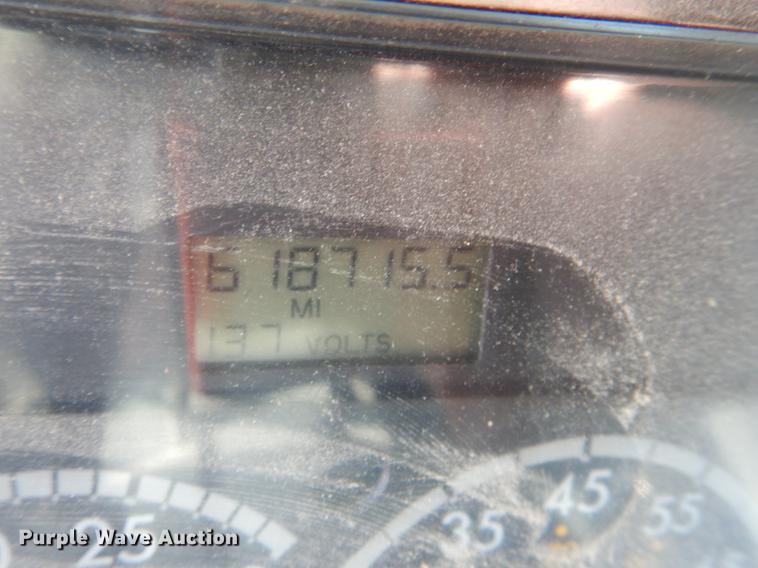 image for item FH9005 2003 Freightliner Columbia semi truck