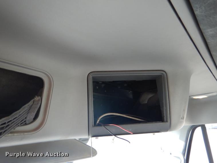 image for item FH9005 2003 Freightliner Columbia semi truck