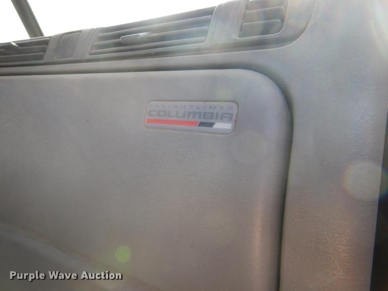 image for item FH9005 2003 Freightliner Columbia semi truck