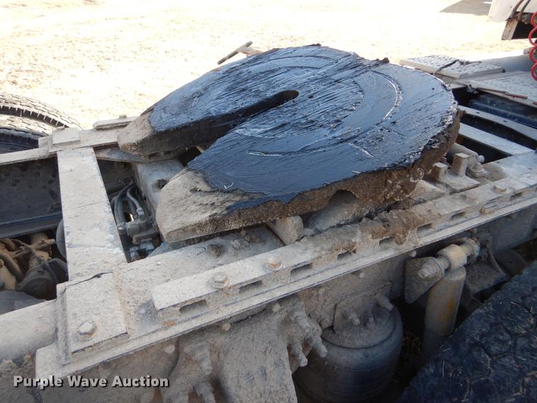 image for item FH9005 2003 Freightliner Columbia semi truck