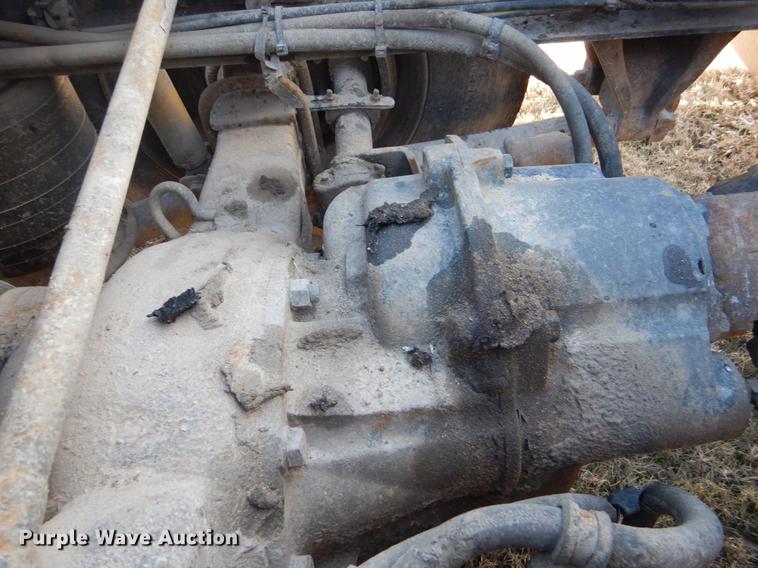 image for item FH9005 2003 Freightliner Columbia semi truck