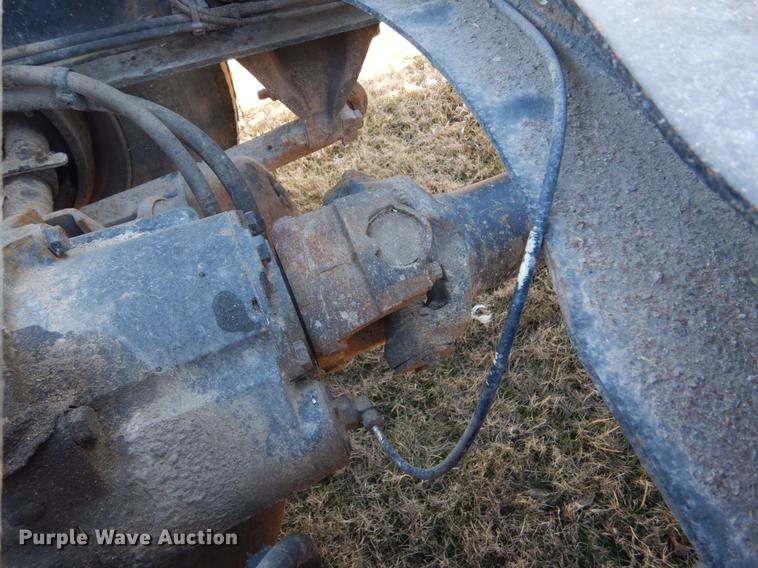 image for item FH9005 2003 Freightliner Columbia semi truck