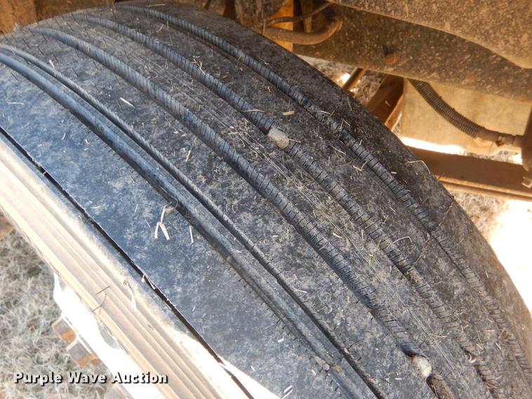 image for item FH9005 2003 Freightliner Columbia semi truck