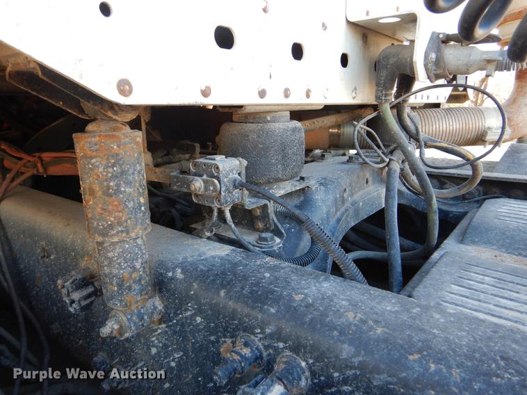 image for item FH9005 2003 Freightliner Columbia semi truck