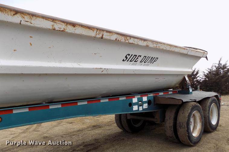image for item FH9035 2004 Smithco 2002P side dump trailer