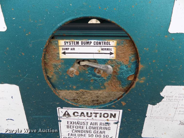 image for item FH9035 2004 Smithco 2002P side dump trailer