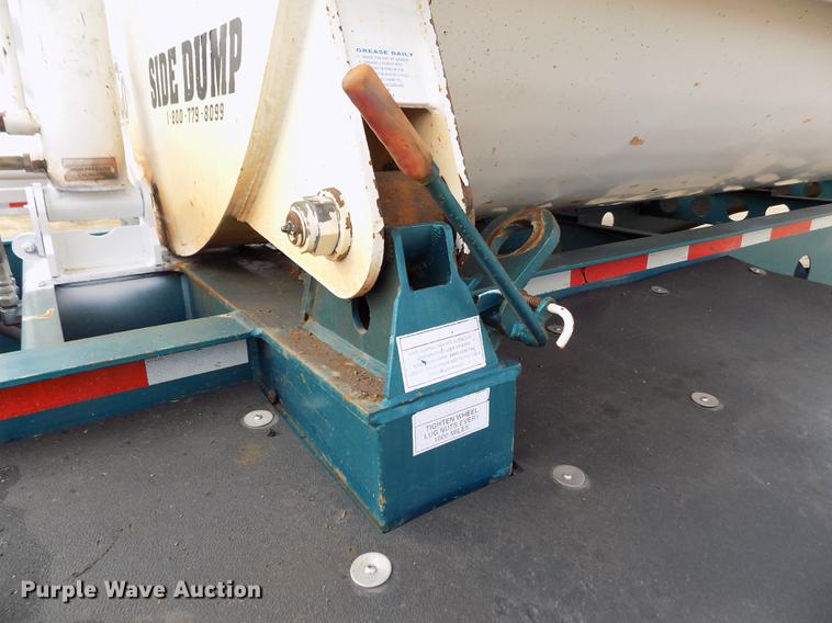 image for item FH9035 2004 Smithco 2002P side dump trailer