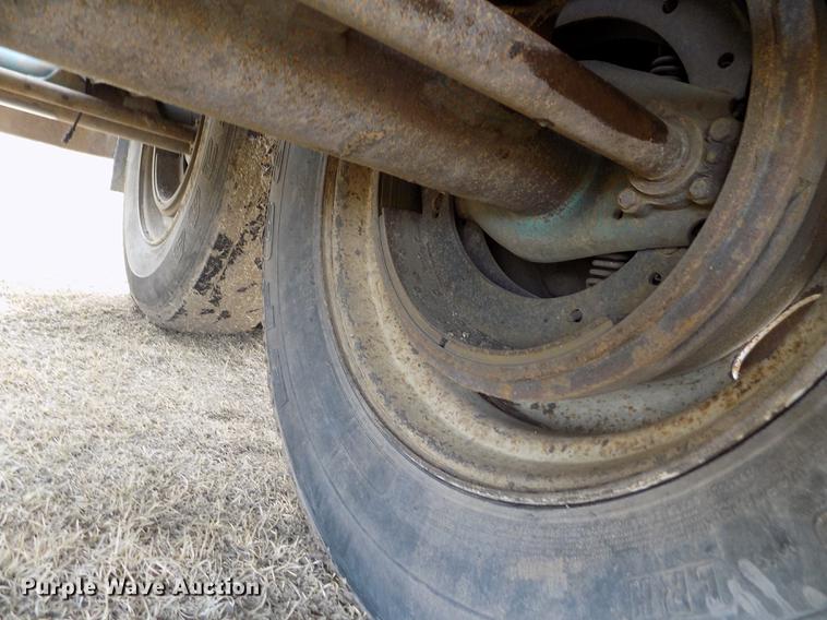 image for item FH9035 2004 Smithco 2002P side dump trailer