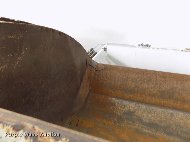 image for item FH9035 2004 Smithco 2002P side dump trailer