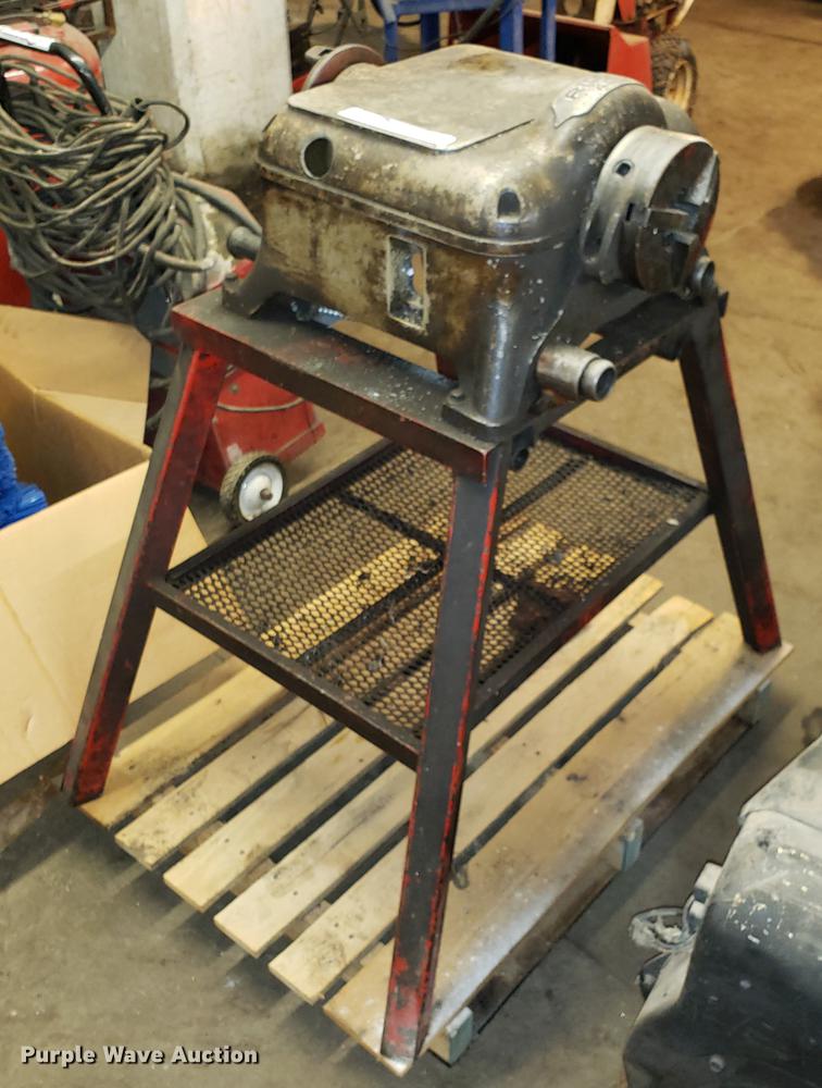 image for item AV9292 Ridgid 400 pipe threader