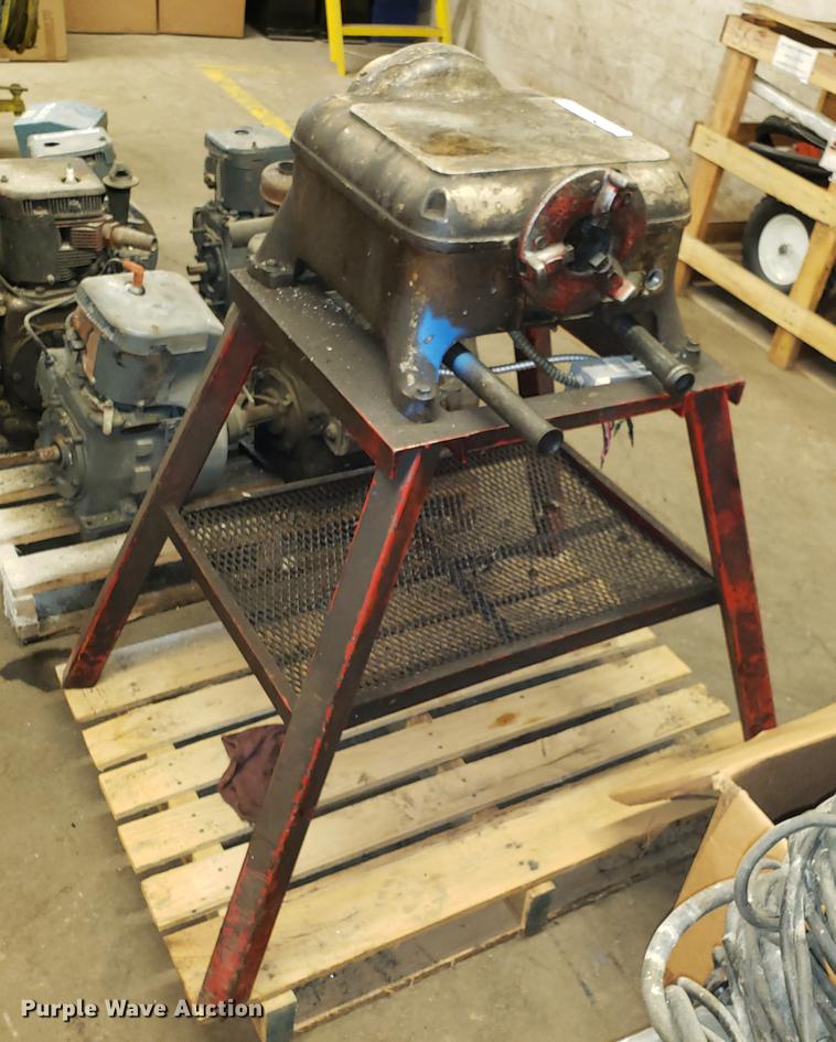 image for item AV9292 Ridgid 400 pipe threader