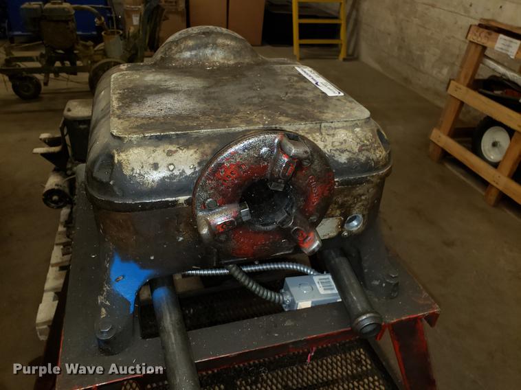 image for item AV9292 Ridgid 400 pipe threader