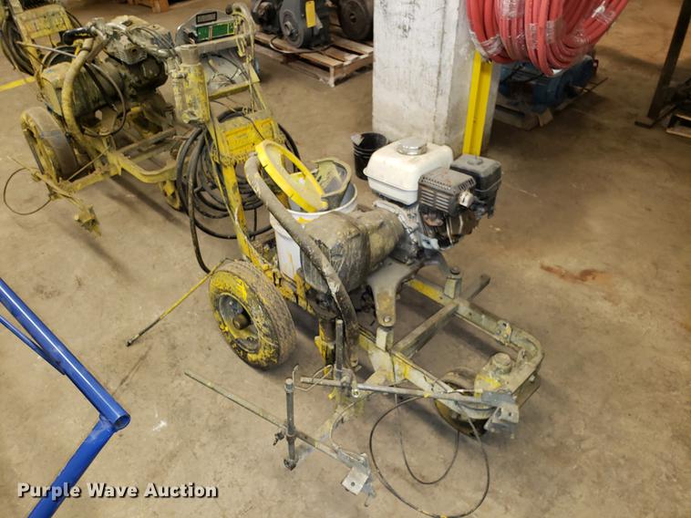 image for item AV9293 (3) paint sprayers