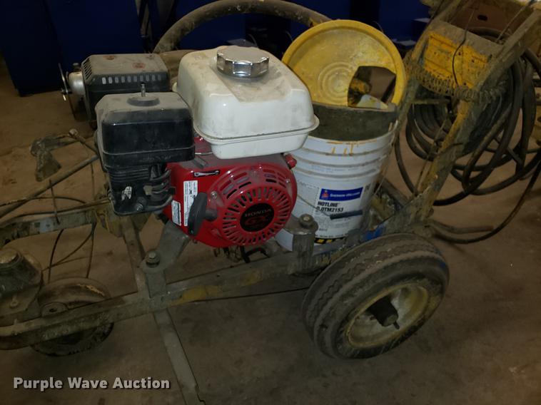 image for item AV9293 (3) paint sprayers