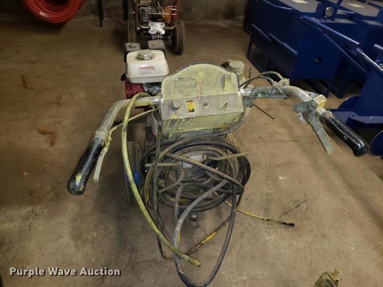 image for item AV9293 (3) paint sprayers