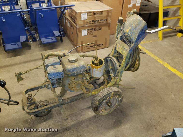 image for item AV9293 (3) paint sprayers