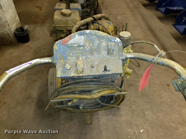 image for item AV9293 (3) paint sprayers