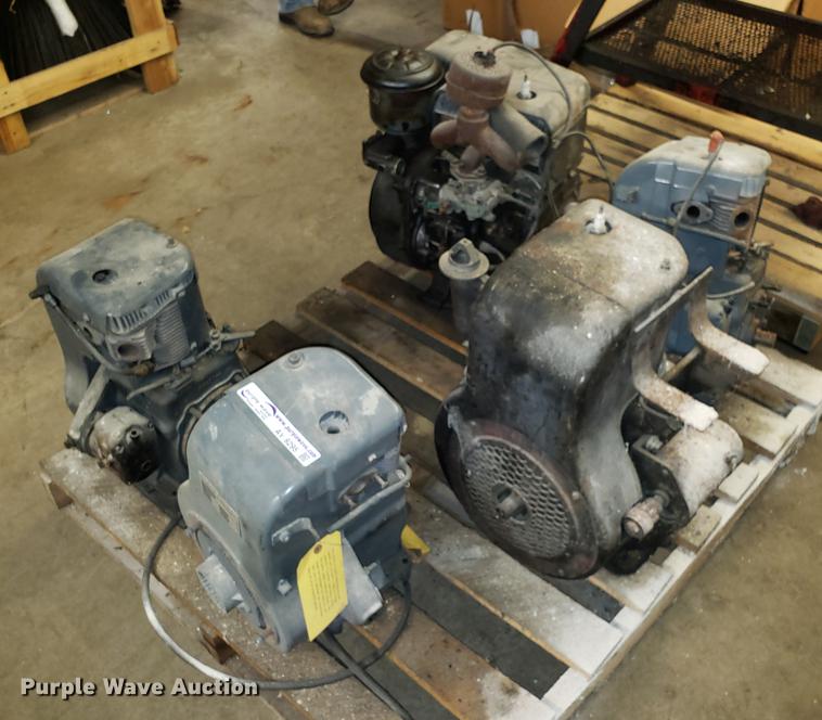 image for item AV9295 (5) Wisconsin gas engines