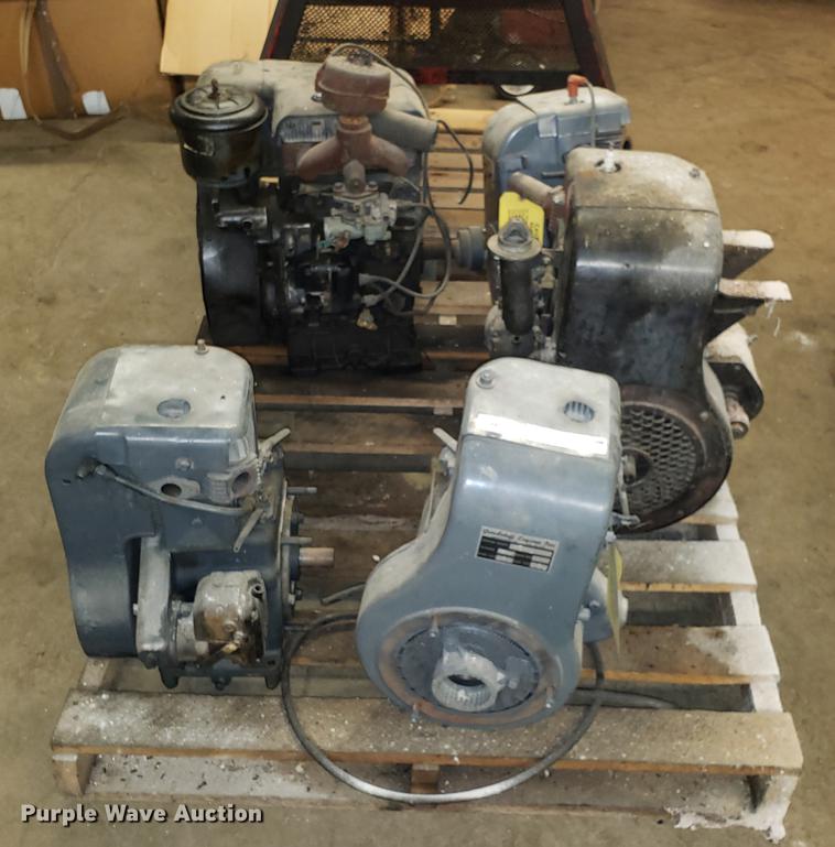 image for item AV9295 (5) Wisconsin gas engines