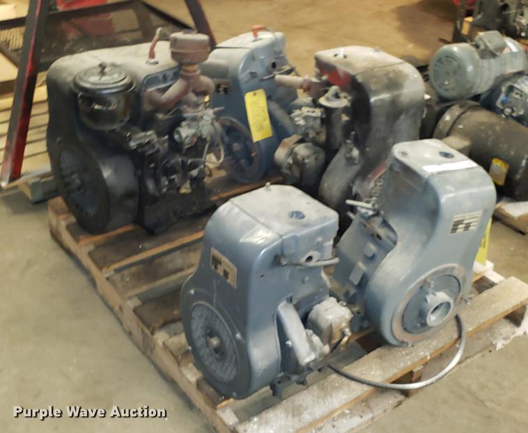 image for item AV9295 (5) Wisconsin gas engines