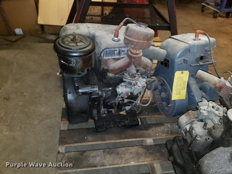 image for item AV9295 (5) Wisconsin gas engines
