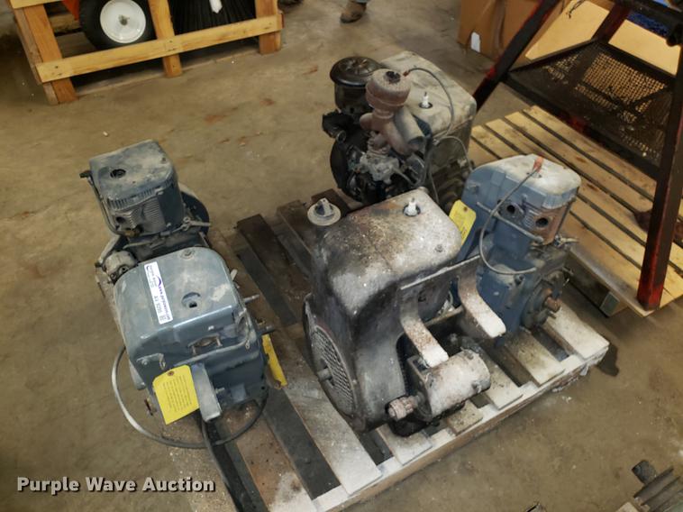image for item AV9295 (5) Wisconsin gas engines