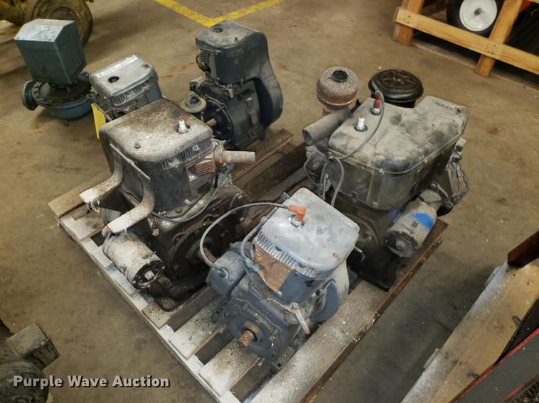 image for item AV9295 (5) Wisconsin gas engines