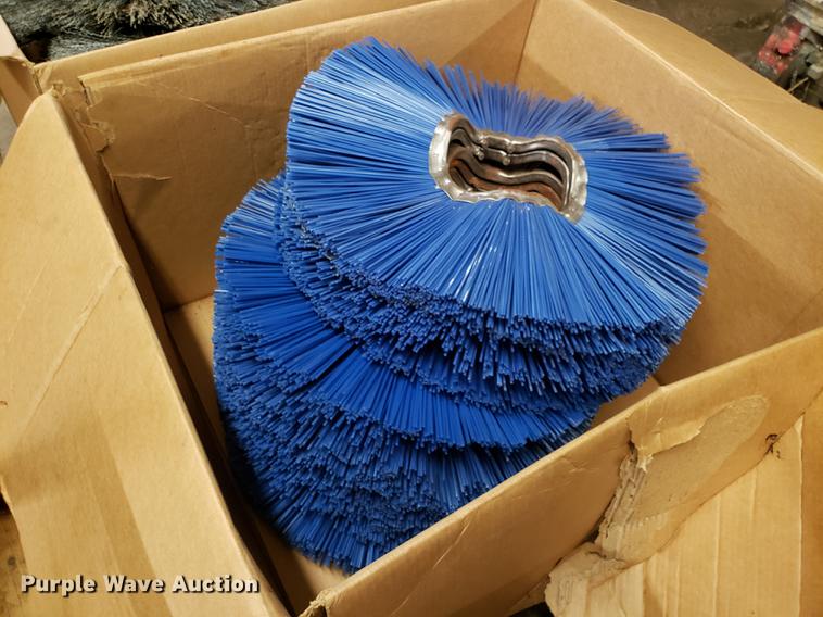 image for item AV9298 Bobcat broom bristles