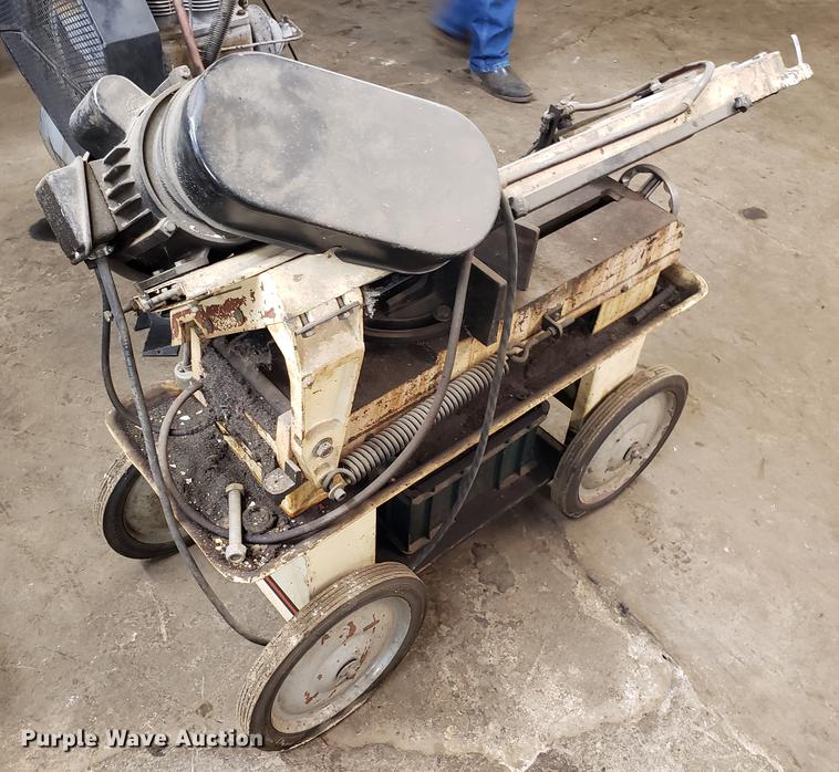 image for item AV9300 Jet bandsaw