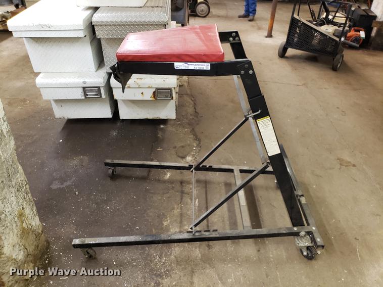 image for item AV9303 Creeper