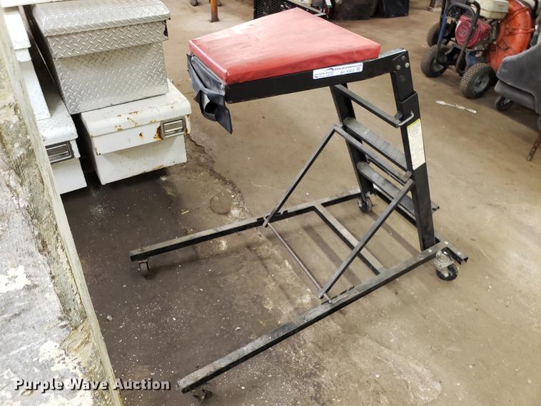 image for item AV9303 Creeper