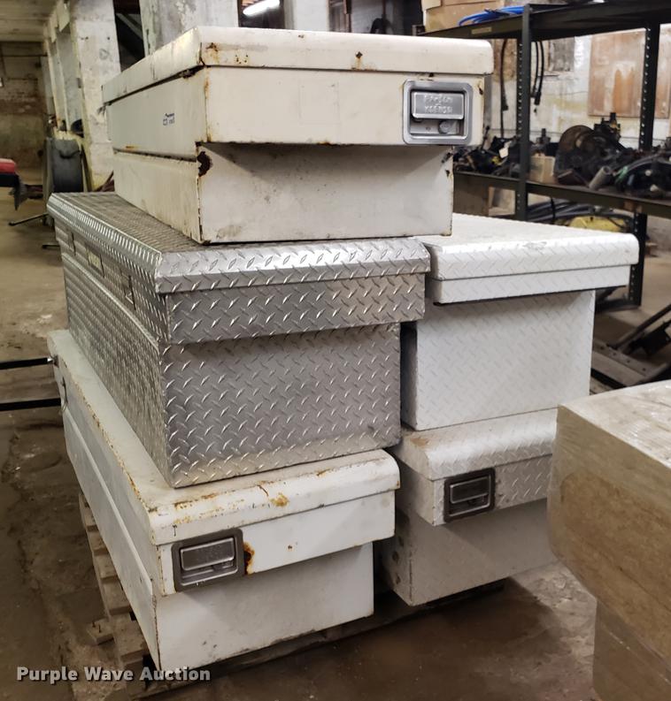 image for item AV9305 (5) toolboxes