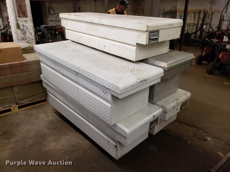 image for item AV9305 (5) toolboxes