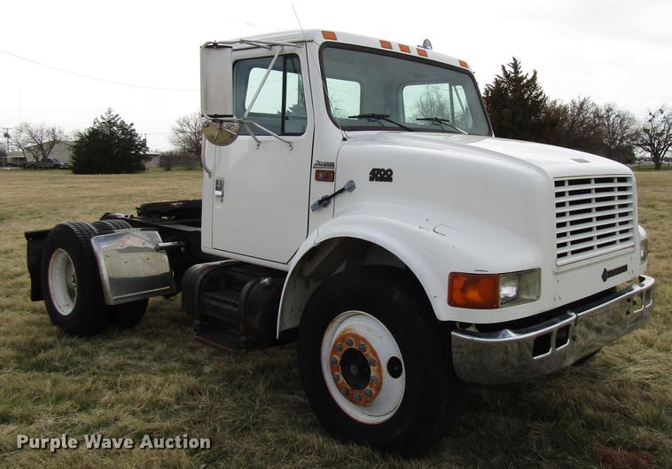 image for item DB6863 1997 International 4700 semi truck