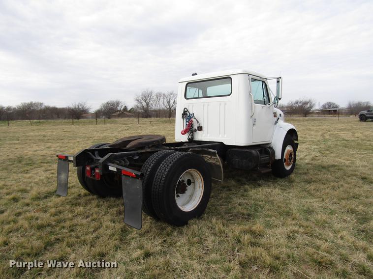 image for item DB6863 1997 International 4700 semi truck
