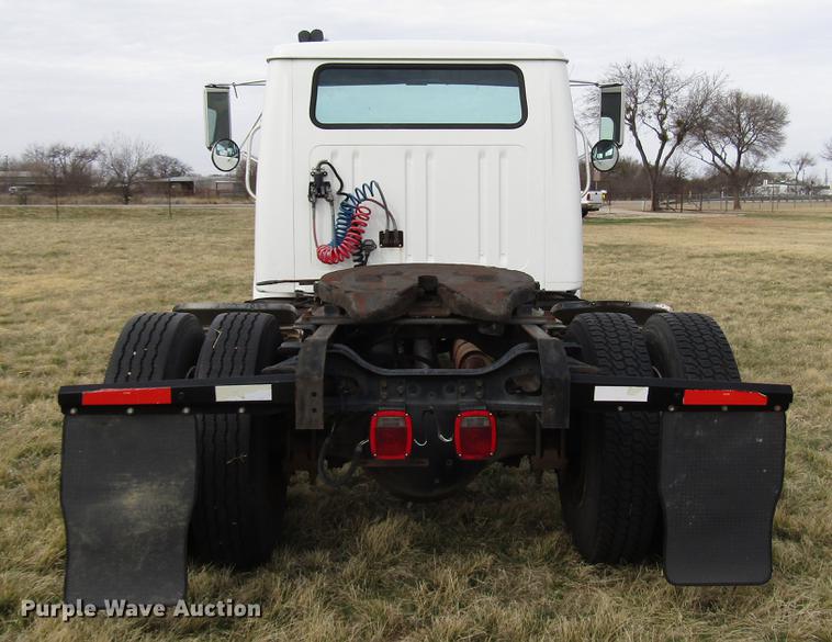 image for item DB6863 1997 International 4700 semi truck