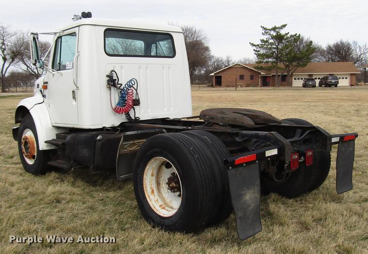image for item DB6863 1997 International 4700 semi truck
