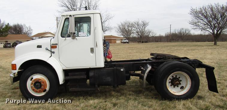 image for item DB6863 1997 International 4700 semi truck