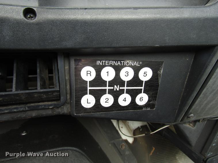 image for item DB6863 1997 International 4700 semi truck