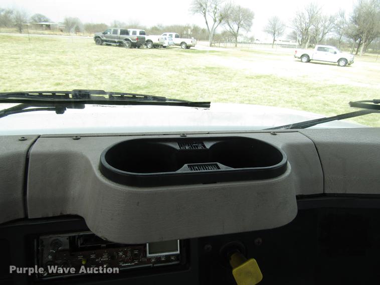 image for item DB6863 1997 International 4700 semi truck