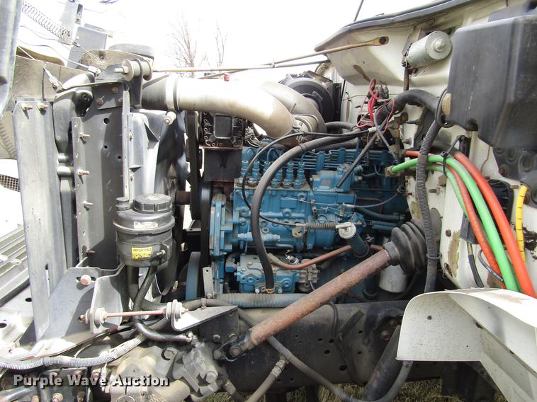 image for item DB6863 1997 International 4700 semi truck