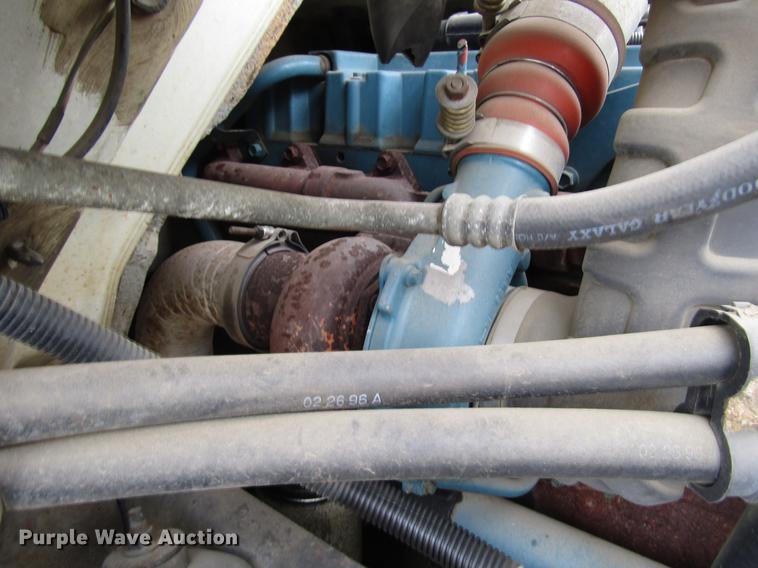 image for item DB6863 1997 International 4700 semi truck